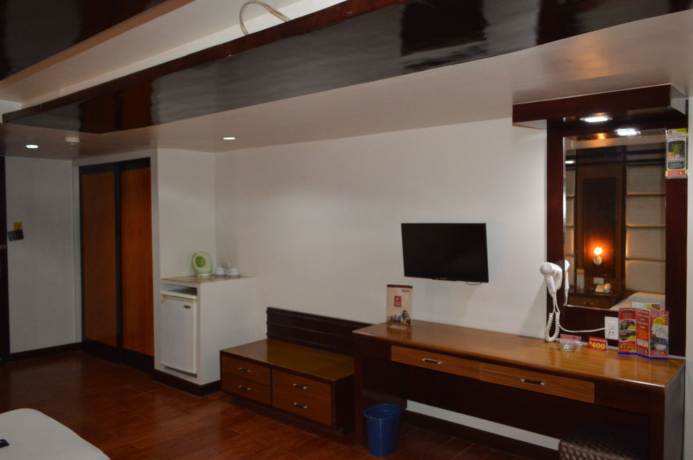 Hotel Sogo Malate Manille Extérieur photo